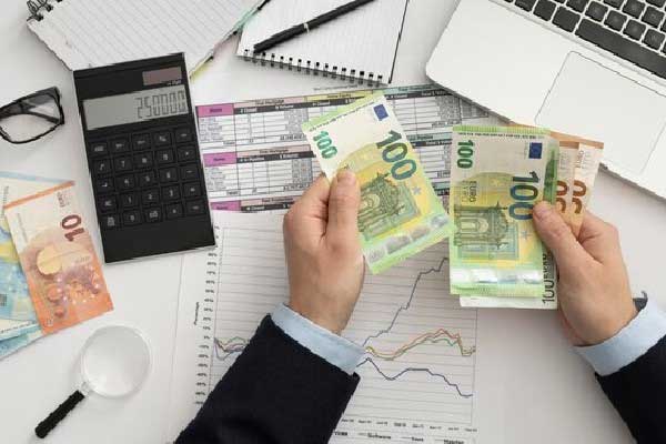 特朗普威胁要起诉哈佛大学 索赔10亿美元