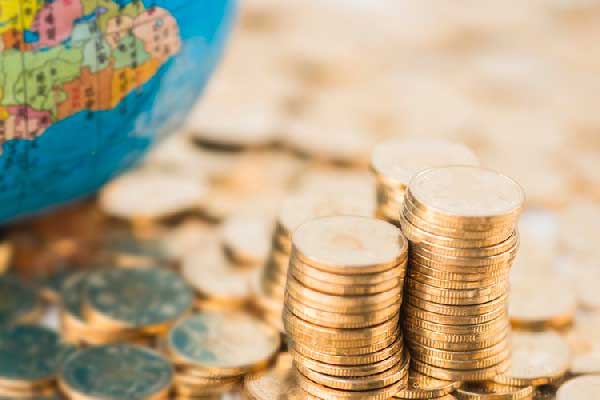 两名新任有投票权的美联储官员表示：支持暂时维持利率不变